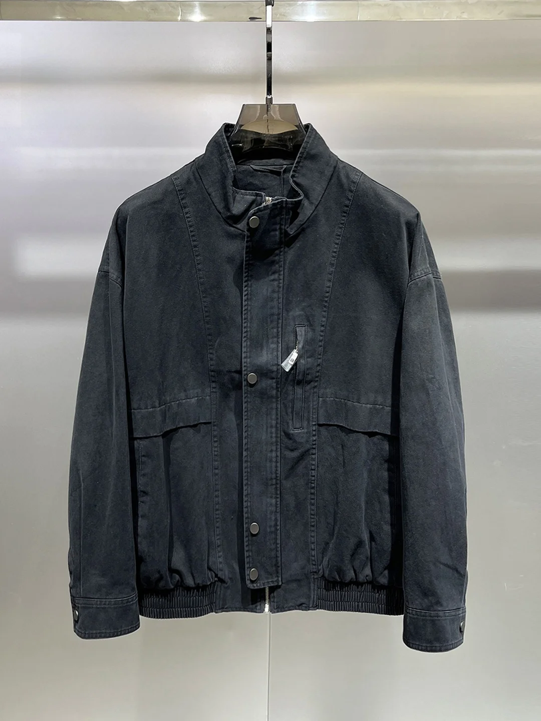 Spring 2026 Men's Waed Denim Jaet Patchwork Design High-End Stand Collar Trendy Outerwear Loose Fit Casual Sle Zipper C...
Spring 2026 Men's Waed Denim Jaet Patchwork Design High-End Stand Collar Trendy Outerwear Loose Fit Casual Sle Zipper C...