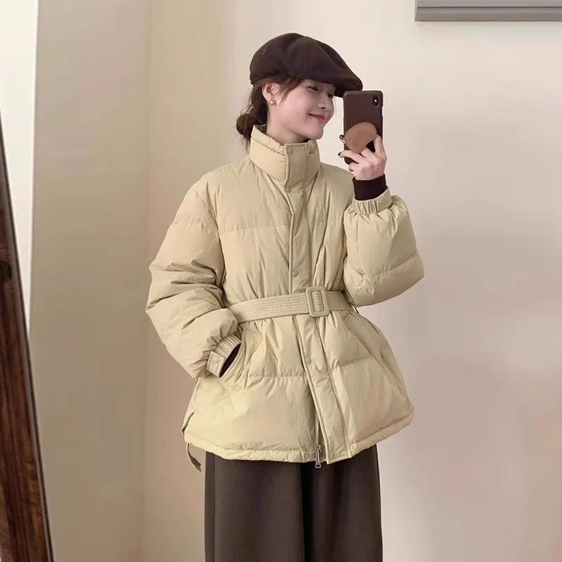 Korean Style High Collar Buttoned Loose Thick Warm Cotton Casual Jacket for Women Winter Coat 2025 Autumn and Winter
Korean Style High Collar Buttoned Loose Thick Warm Cotton Casual Jacket for Women Winter Coat 2025 Autumn and Winter