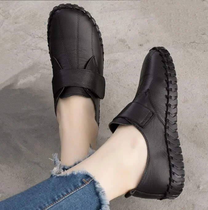 Large Size Comfortable Mom Shoes Spring Autumn Genuine Leather Soft Bottom Flat Retro Style for Middle Aged And Elderly Women
Large Size Comfortable Mom Shoes Spring Autumn Genuine Leather Soft Bottom Flat Retro Style for Middle Aged And Elderly Women
