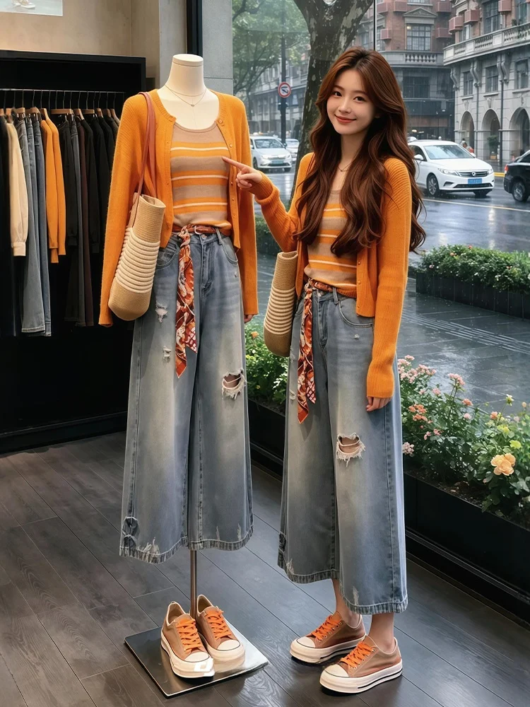 Summer New plus Size Knitted Cardigan Striped Vest Jeans Set Korean Style Comfortable Fashionable Women's Three-Piece Suit
Summer New plus Size Knitted Cardigan Striped Vest Jeans Set Korean Style Comfortable Fashionable Women's Three-Piece Suit