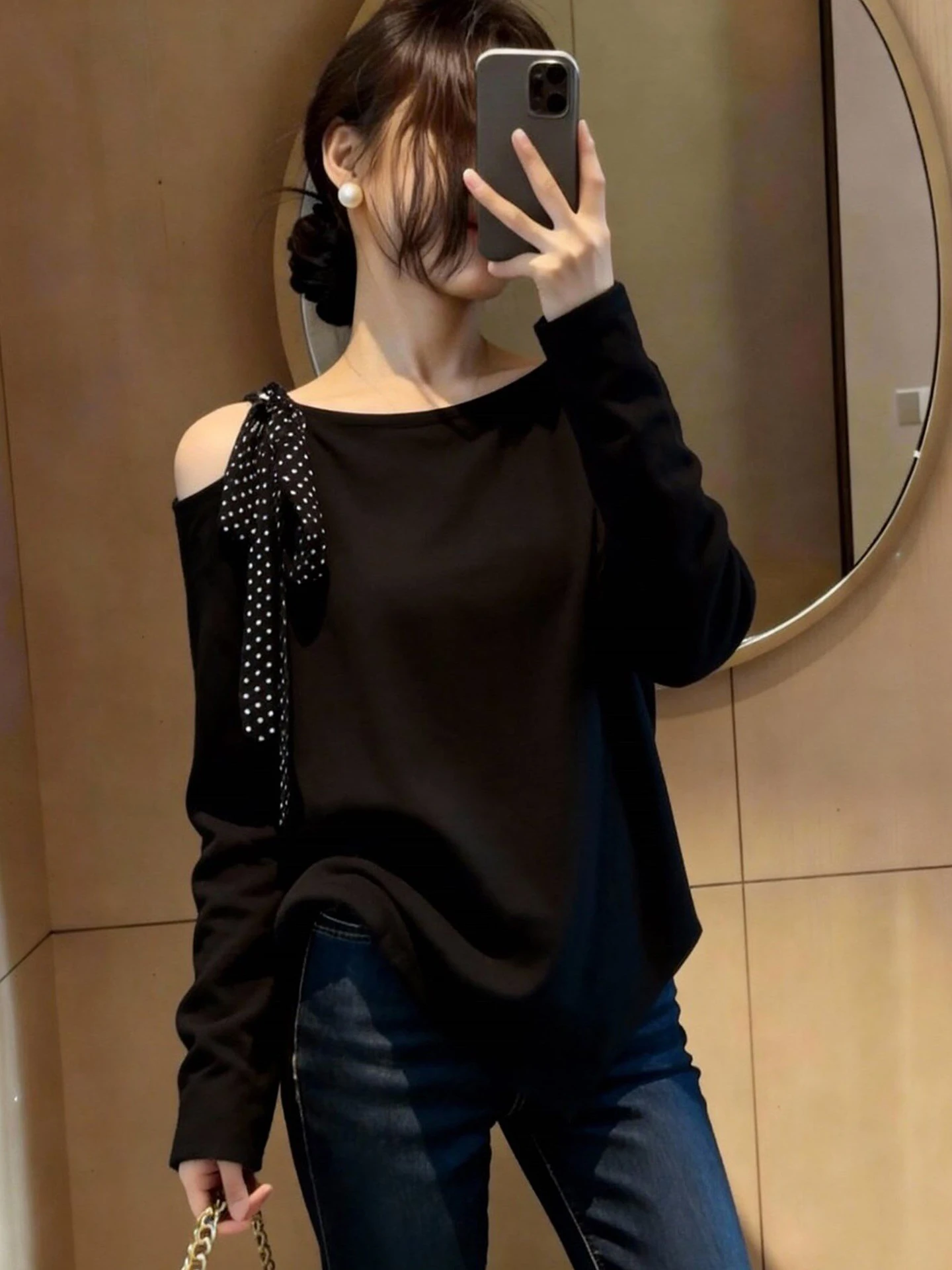 Spring Fashionable Slimming Long Sleeve T-Shirt Women's Shoulder Bared Korean Version Versatile Elegant Design Sense Shirt
Spring Fashionable Slimming Long Sleeve T-Shirt Women's Shoulder Bared Korean Version Versatile Elegant Design Sense Shirt