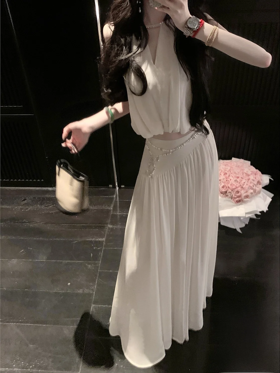 Syqiao Summer Fashion White Chiffon Sleeveless Top And High Waist Midi Skirt Two-Piece Set for Women Elegant Casual Wear
Syqiao Summer Fashion White Chiffon Sleeveless Top And High Waist Midi Skirt Two-Piece Set for Women Elegant Casual Wear