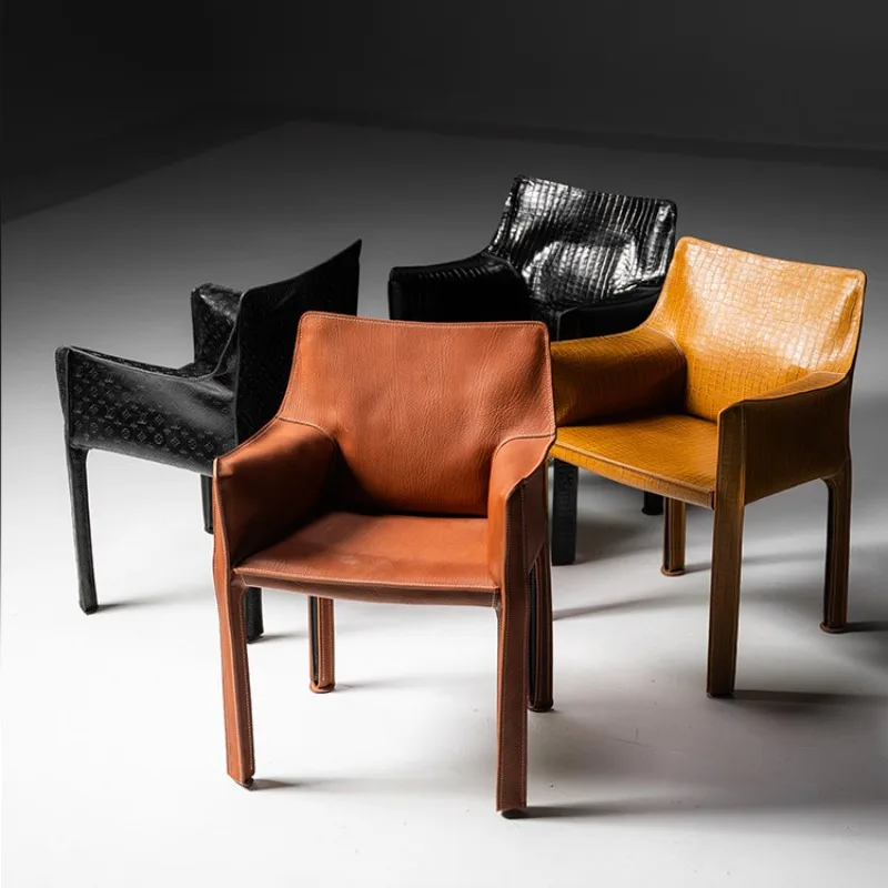 Medieval saddle leather sofa armrest high-end dining book retro Bauhaus leather leisure chair
Medieval saddle leather sofa armrest high-end dining book retro Bauhaus leather leisure chair