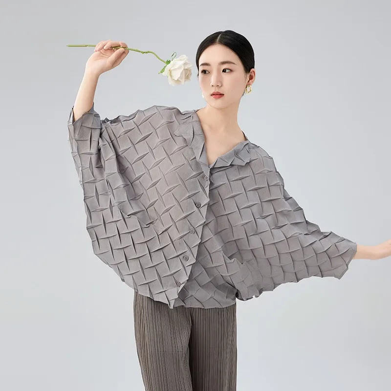Miyake Pleated Jacket 2026 Summer New V-Neck Batwing Sleeve Single-Breasted Loose Cardigan Long Sleeve Women's Lightweight Top
Miyake Pleated Jacket 2026 Summer New V-Neck Batwing Sleeve Single-Breasted Loose Cardigan Long Sleeve Women's Lightweight Top