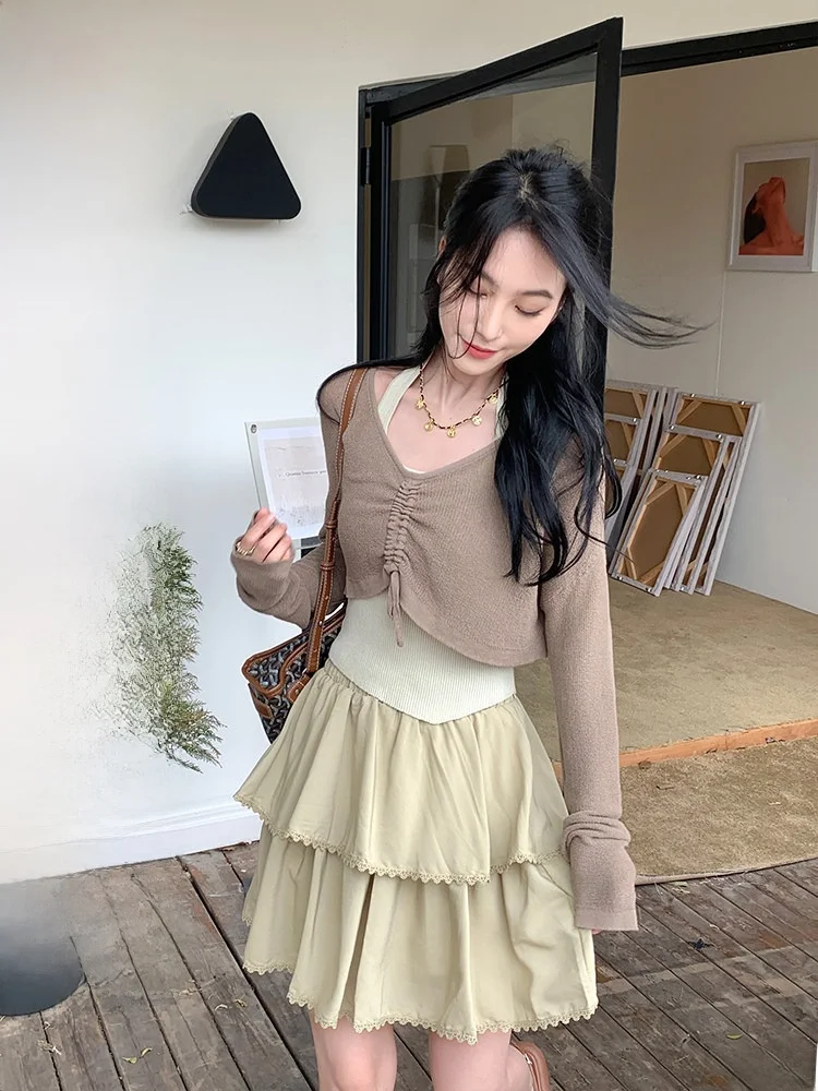 Women's Knitted Short Vest Set with Hanging Neck Rope Drawstring Fashionable Two-Piece Suit Long Sleeve V-Neck Overhead Wear
Women's Knitted Short Vest Set with Hanging Neck Rope Drawstring Fashionable Two-Piece Suit Long Sleeve V-Neck Overhead Wear
