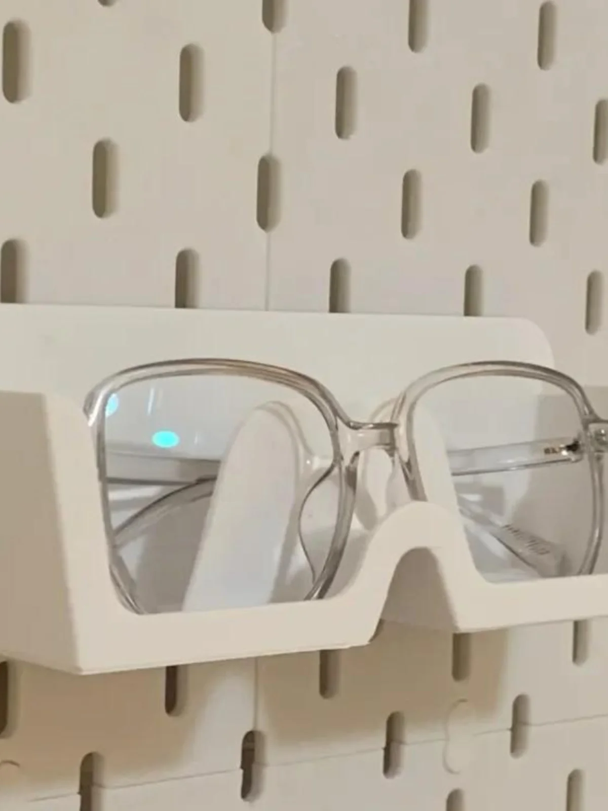 Metal round Hole Board Accories Suitable for SKADIS Eyeglass Frame Storage Organizer Household Storage Tools
Metal round Hole Board Accories Suitable for SKADIS Eyeglass Frame Storage Organizer Household Storage Tools