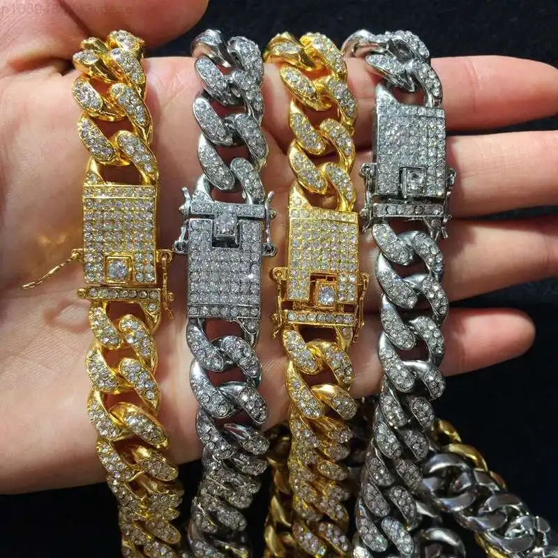 Comlor OEM Anillo Luxury Hip Hops Mens Cuban Link Miami Crystal Cuban Chain Iced Out Cuban Chain Necklace
Comlor OEM Anillo Luxury Hip Hops Mens Cuban Link Miami Crystal Cuban Chain Iced Out Cuban Chain Necklace