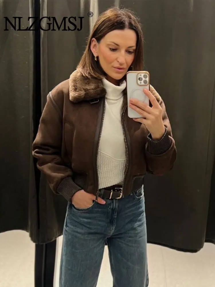 Nlzgmsj TRAF 2023 New Autumn Warm Women Elastic waistline Zip Up Sweater Vintage Women Fur Collar Slim Cardigans Casual Coats
Nlzgmsj TRAF 2023 New Autumn Warm Women Elastic waistline Zip Up Sweater Vintage Women Fur Collar Slim Cardigans Casual Coats