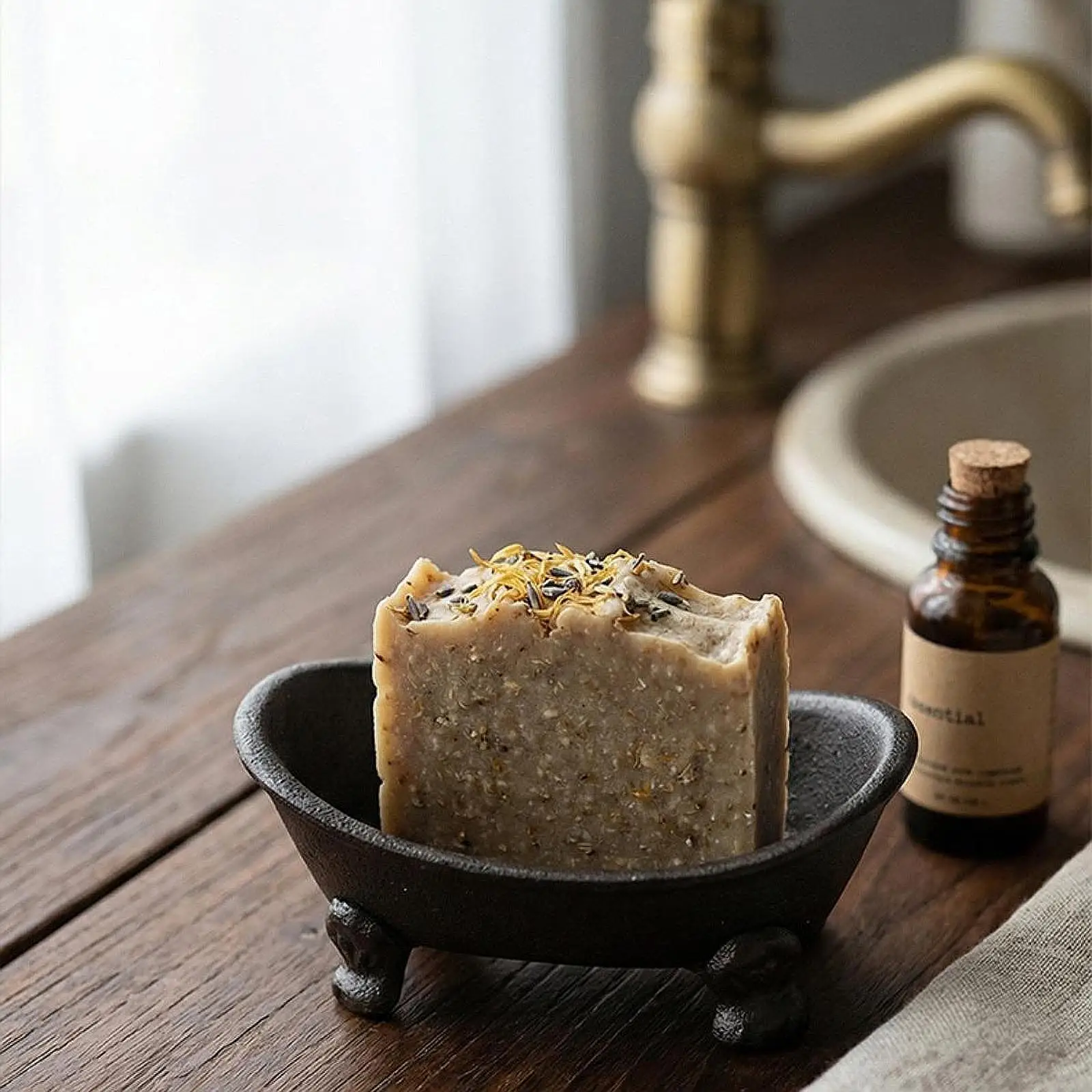 Cast Iron Soap Dish Holder Antique Vintage Design Sponge Holder with Hollow Bottom Soap Tray Bar for Home Garden Sink Countertop
Cast Iron Soap Dish Holder Antique Vintage Design Sponge Holder with Hollow Bottom Soap Tray Bar for Home Garden Sink Countertop