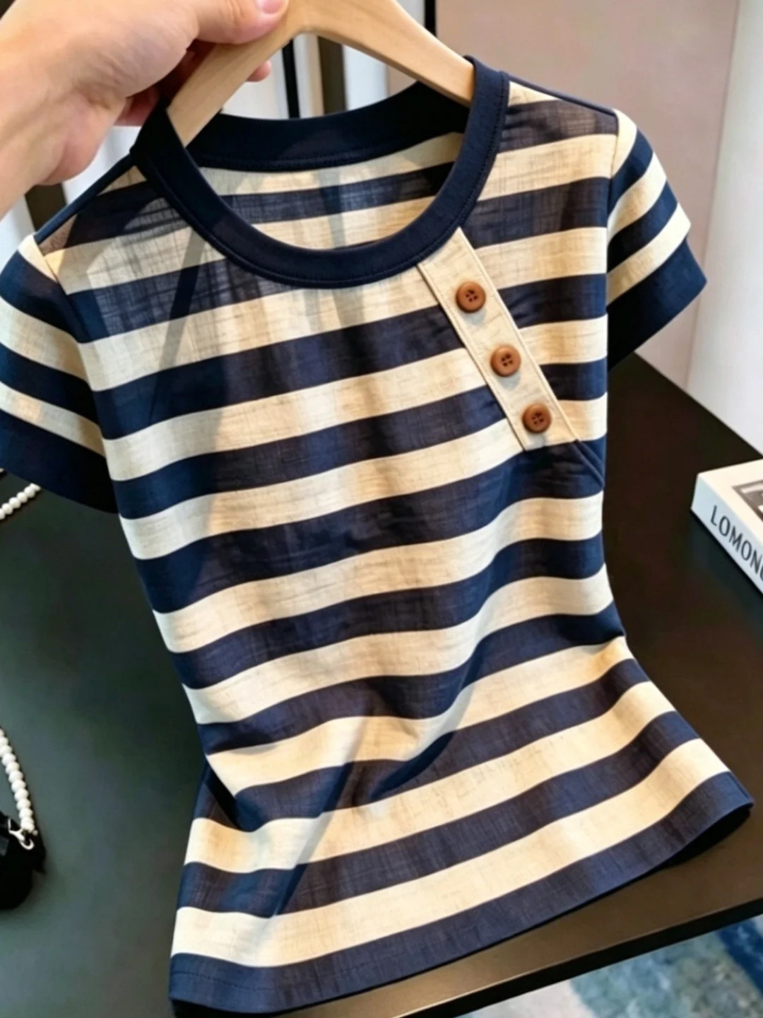 Unique Chic Striped round Neck Short Sleeve T-Shirt Women's Fashionable Minimalist Design Summer 2026 Special Edition Top
Unique Chic Striped round Neck Short Sleeve T-Shirt Women's Fashionable Minimalist Design Summer 2026 Special Edition Top