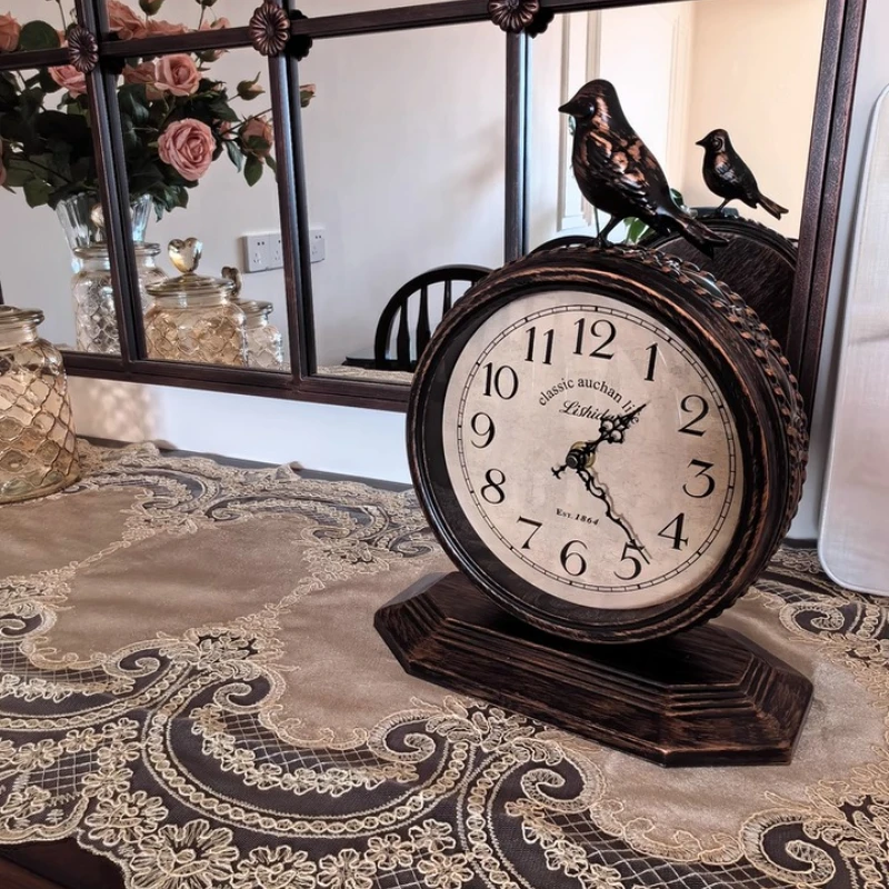 Retro Silent Table Clock Bird Design European Quartz Desk Clock for Living Room Bedside Alarm Clocks Decorative Craft Timepiece 
Retro Silent Table Clock Bird Design European Quartz Desk Clock for Living Room Bedside Alarm Clocks Decorative Craft Timepiece