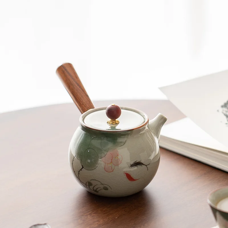 New Chinese Style Hand Painted Lotus Ceramic Teapot Kungfu Tea Set Small Ge Kiln Crackle Glaze Side Handle Pot
New Chinese Style Hand Painted Lotus Ceramic Teapot Kungfu Tea Set Small Ge Kiln Crackle Glaze Side Handle Pot