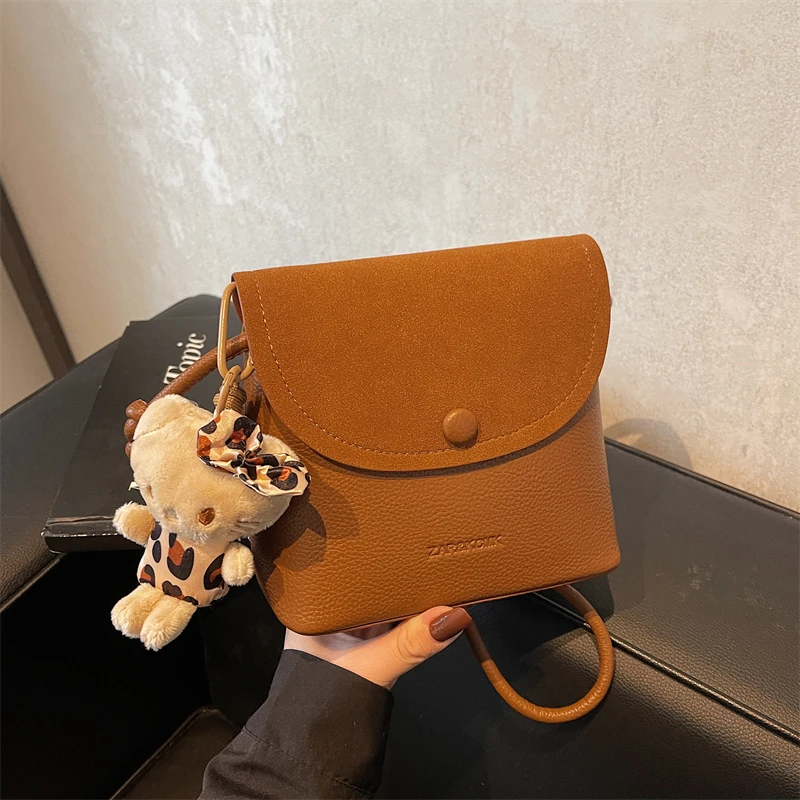 Женские сумки через плечо из искусственной застежки, новые портативные швейные нитки, маленькие квадратные сумки для женщин, лидер продаж 2023 года, Bolsas Para Mujeres
Женские сумки через плечо из искусственной застежки, новые портативные швейные нитки, маленькие квадратные сумки для женщин, лидер продаж 2023 года, Bolsas Para Mujeres