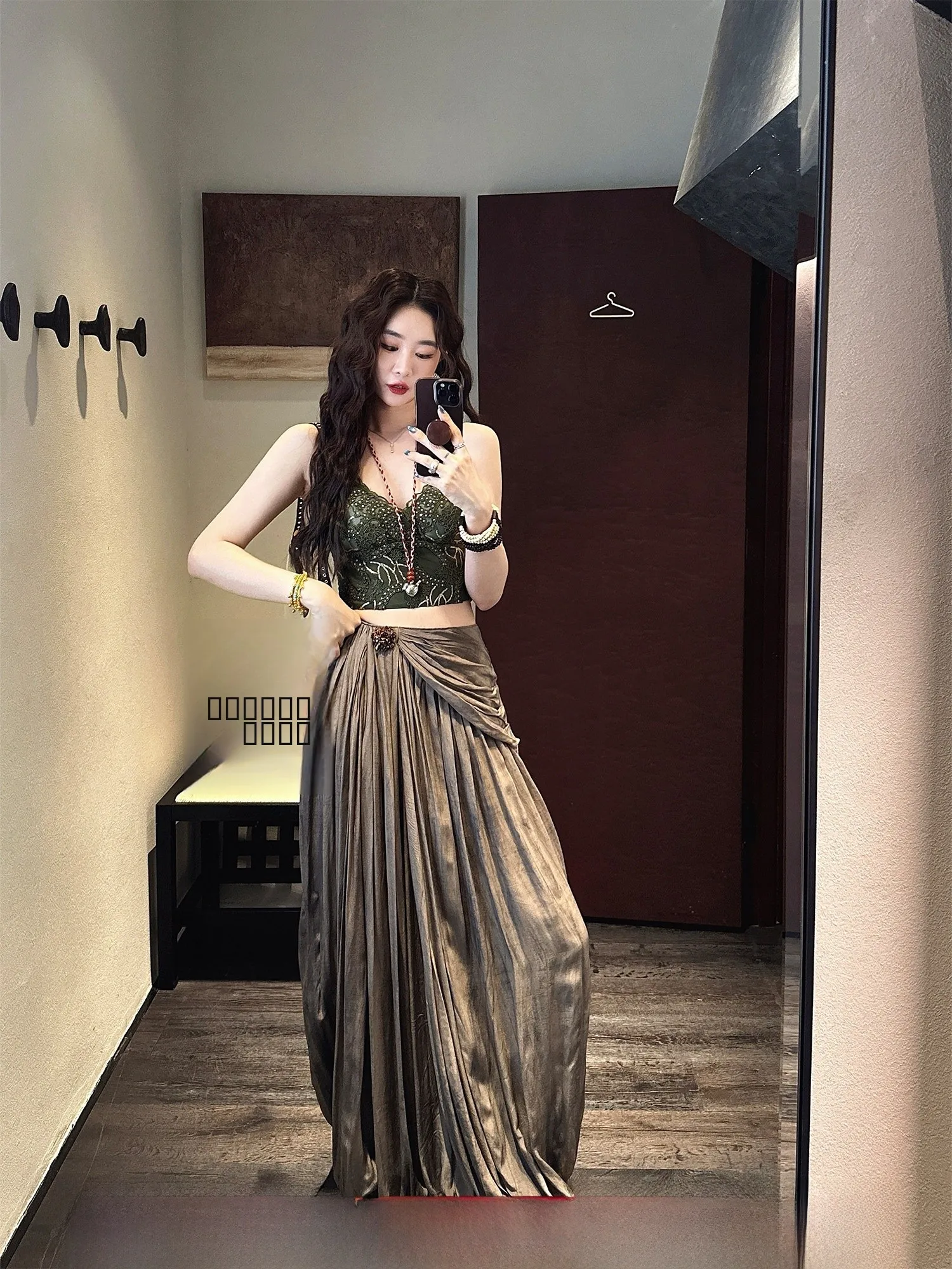 Новые женские летние тонкие брюки-фонарики Sanji Bla Flower в китайском стиле, 2025, новая национальная тенденция, повседневные брюки
Новые женские летние тонкие брюки-фонарики Sanji Bla Flower в китайском стиле, 2025, новая национальная тенденция, повседневные брюки