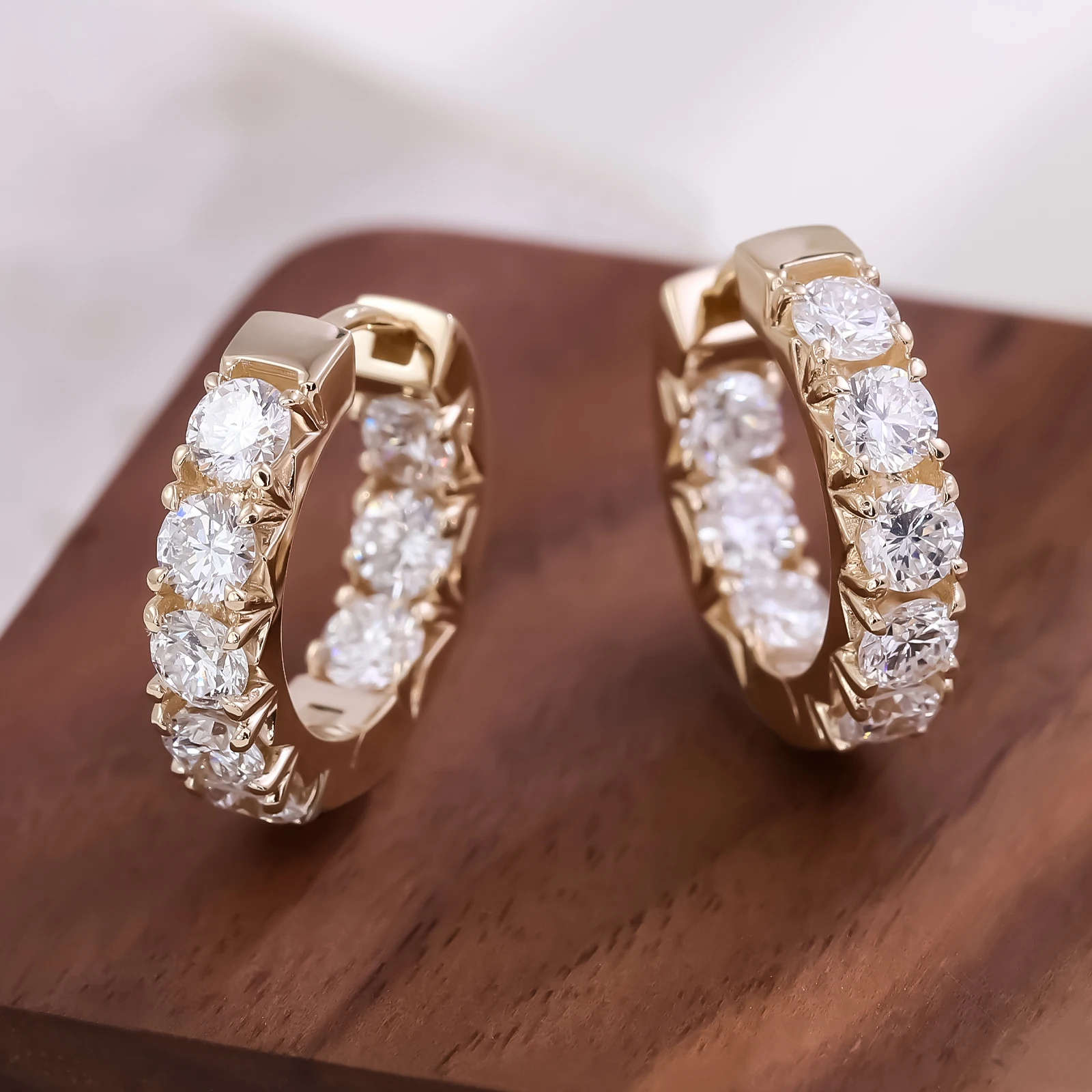 Provence jewelry lab diamond hoop earrings 10K 14K solid gold diamond earrings custom wedding party birthday anniversary gifts
Provence jewelry lab diamond hoop earrings 10K 14K solid gold diamond earrings custom wedding party birthday anniversary gifts