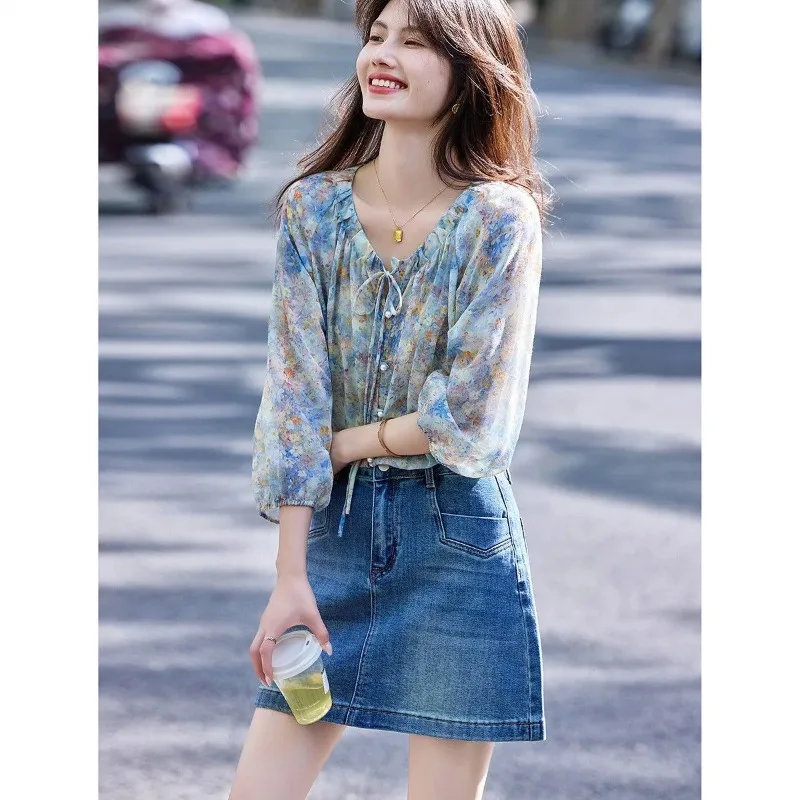 Women's Floral Chiffon Blouse V Neck 3/4 Sleeve Loose Casual Summer Top
Women's Floral Chiffon Blouse V Neck 3/4 Sleeve Loose Casual Summer Top