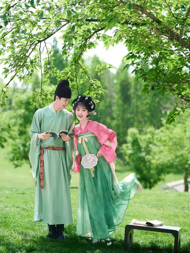 New Tang Dynasty Couples Cute And Playful Photography Costume Hanfu Outdoor Lawn Theme Ancient Chinese Clothing for Couples
New Tang Dynasty Couples Cute And Playful Photography Costume Hanfu Outdoor Lawn Theme Ancient Chinese Clothing for Couples