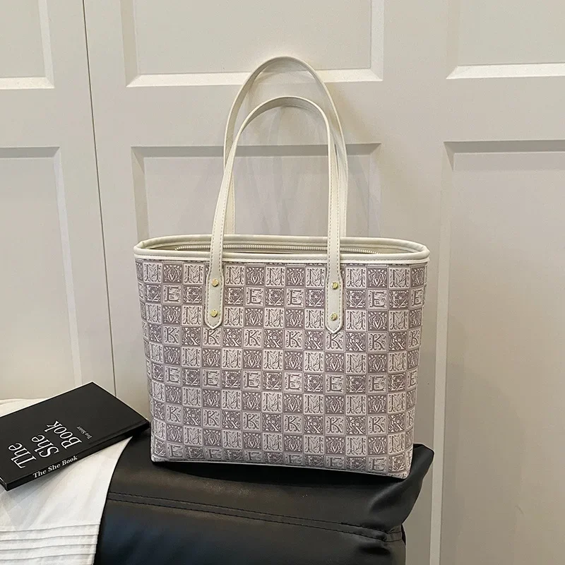 2025 New! Women's Retro Printed Mobile Phone Tote Bag - Large Capacity Multi-Compartment, Handbag/Crossbody
2025 New! Women's Retro Printed Mobile Phone Tote Bag - Large Capacity Multi-Compartment, Handbag/Crossbody