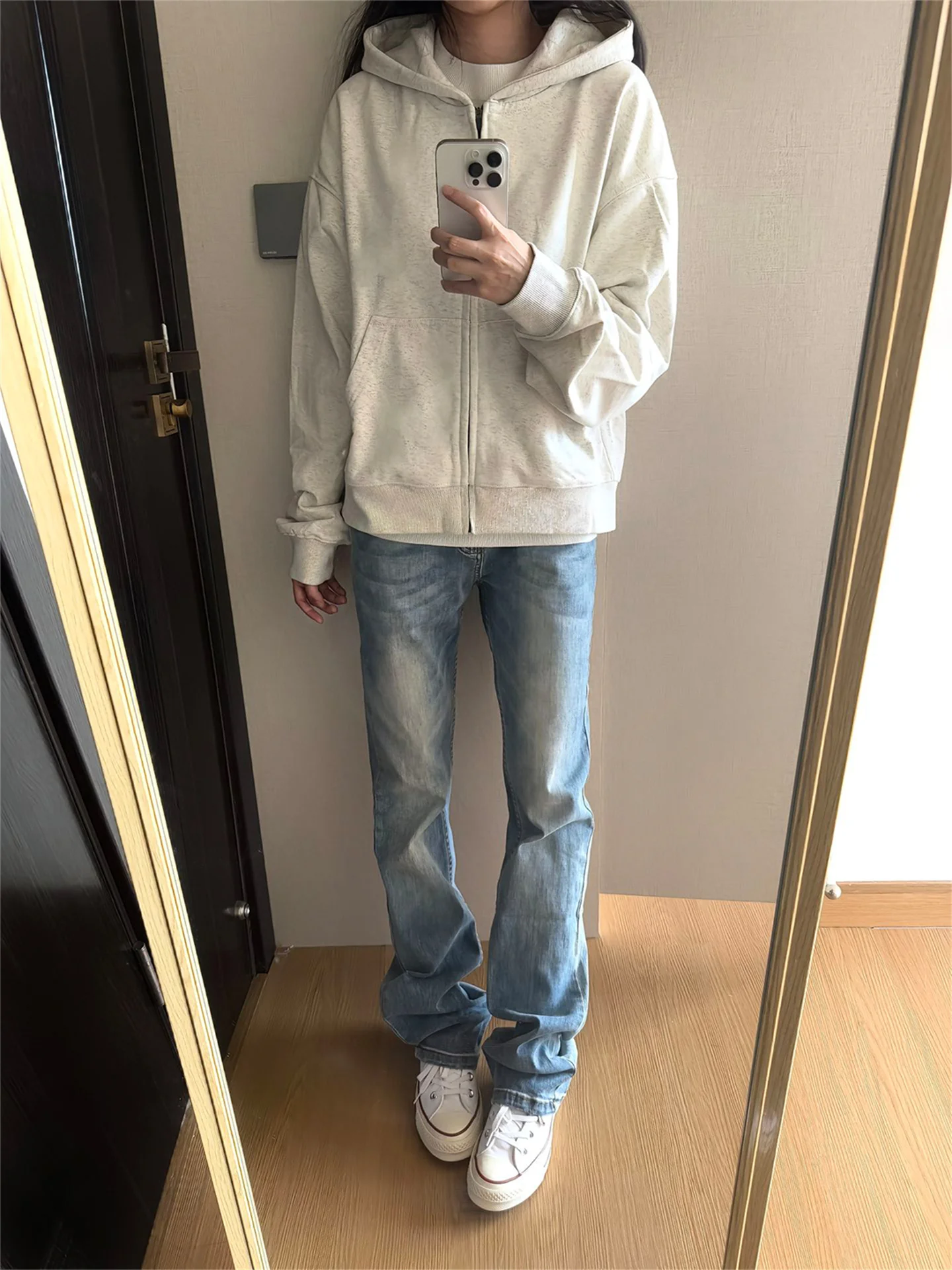 Light Blue Waed Vintage Denim Jeans High Waist Slimming Micro Flared Pants for Men And Women American High Street Sle
Light Blue Waed Vintage Denim Jeans High Waist Slimming Micro Flared Pants for Men And Women American High Street Sle