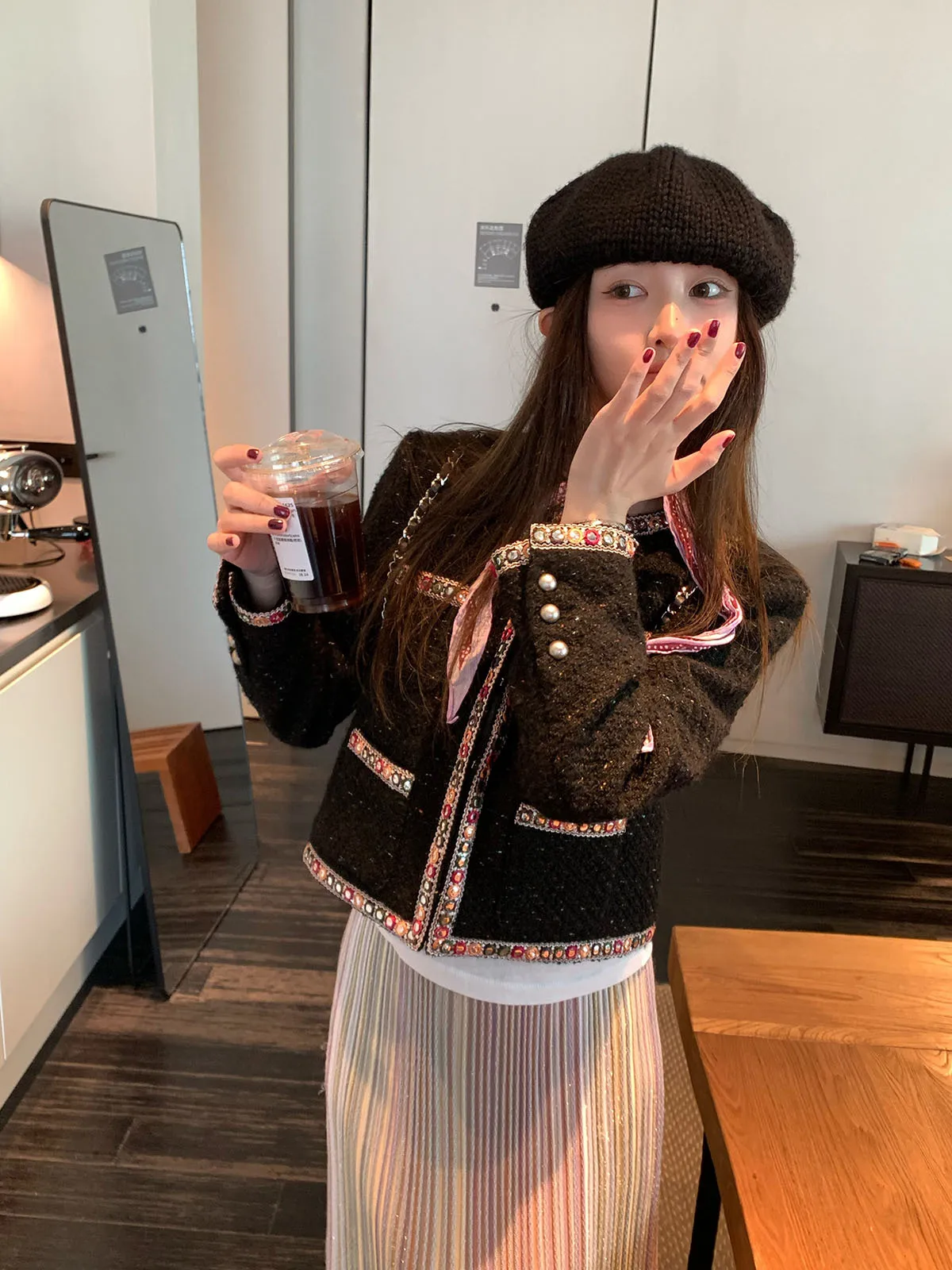 Vcruan Aiige Mirror Embroidered Cotton Blend Jaet Women's Faion Spring 2024 New Sle Combed Wool Outerwear
Vcruan Aiige Mirror Embroidered Cotton Blend Jaet Women's Faion Spring 2024 New Sle Combed Wool Outerwear