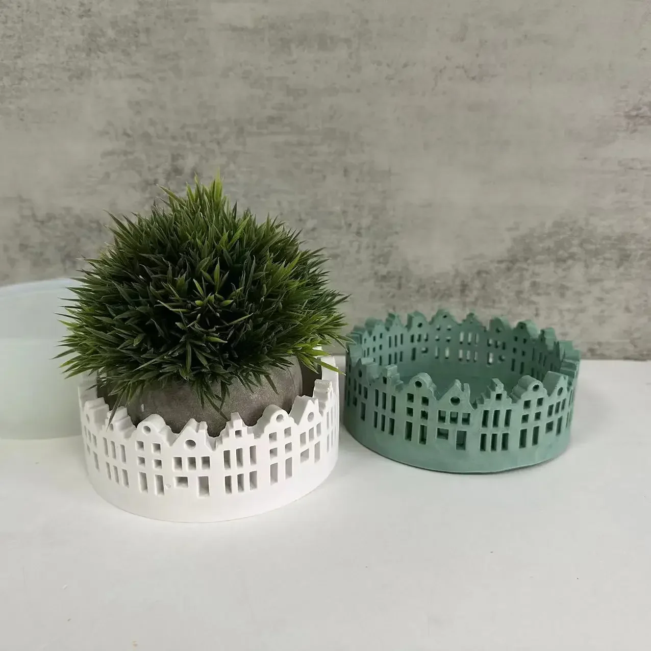 Round House Building Candle Holder Silicone Mold DIY Storage Box Cement Gypsum Resin Pouring Ornaments Molds Christmas Gift
Round House Building Candle Holder Silicone Mold DIY Storage Box Cement Gypsum Resin Pouring Ornaments Molds Christmas Gift