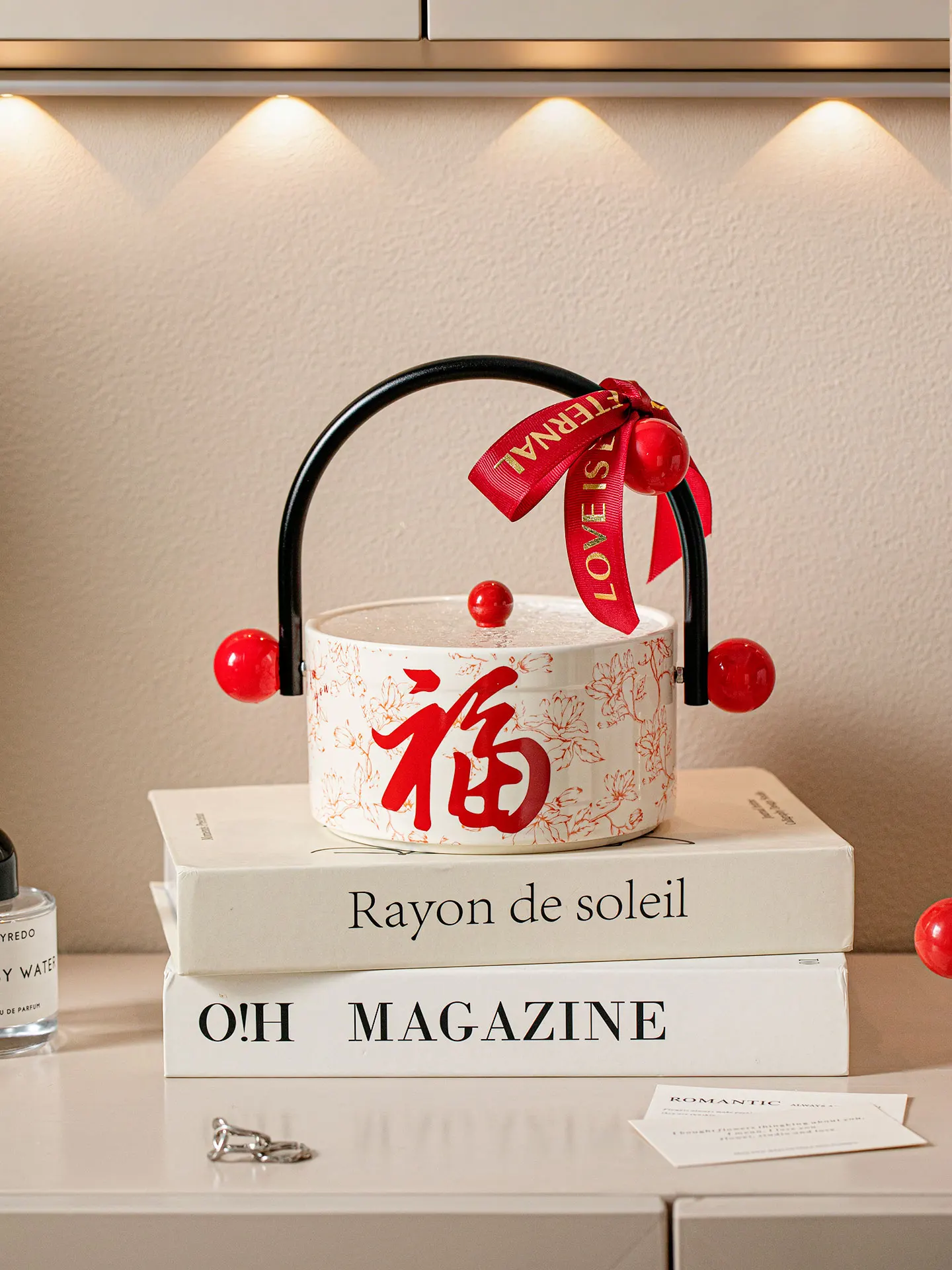 Chinese Style Good Luck Lace Fruit Basket Home Decorative Knot Gift Red Living Room Tea Table Decoration Ceramic
Chinese Style Good Luck Lace Fruit Basket Home Decorative Knot Gift Red Living Room Tea Table Decoration Ceramic