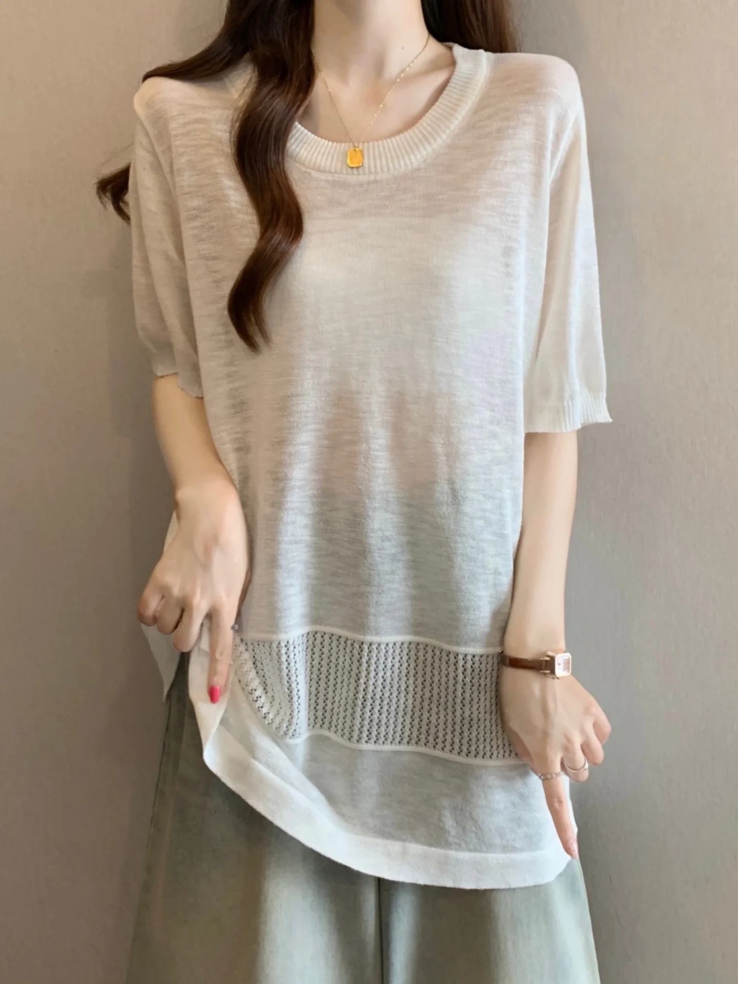 Women's Hollow out Short Sleeve Ice Silk T-Shirt Thin Summer Loose Design Sense Top Micro Transparent Cover up Commute Style
Women's Hollow out Short Sleeve Ice Silk T-Shirt Thin Summer Loose Design Sense Top Micro Transparent Cover up Commute Style