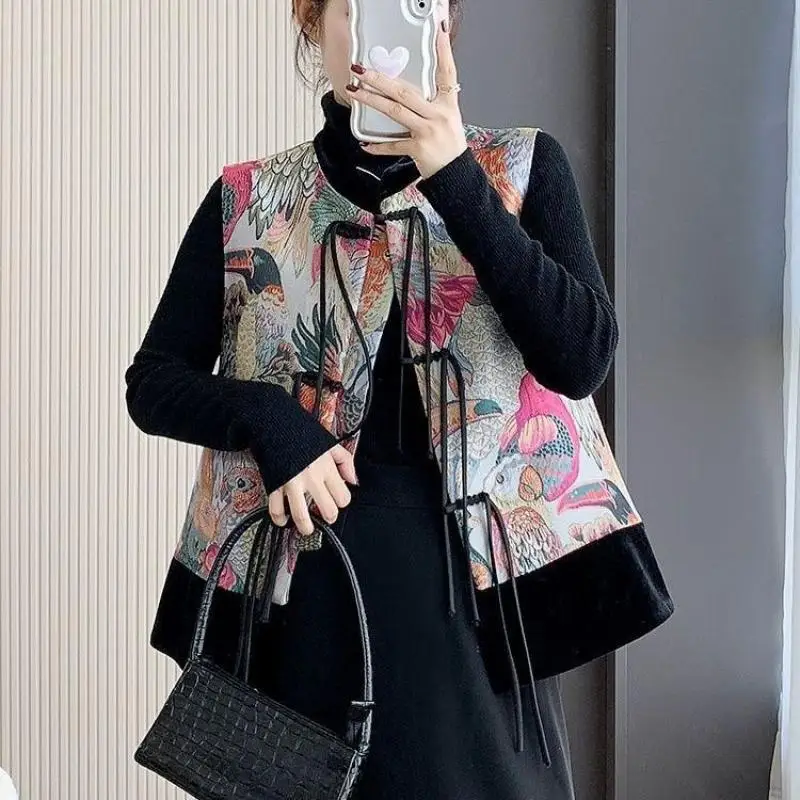Chinese Retro Jacquard National Style Vest Parrot Tassel Buckle Embroidery Spring and Autumn New High-end Top Vest Women
Chinese Retro Jacquard National Style Vest Parrot Tassel Buckle Embroidery Spring and Autumn New High-end Top Vest Women
