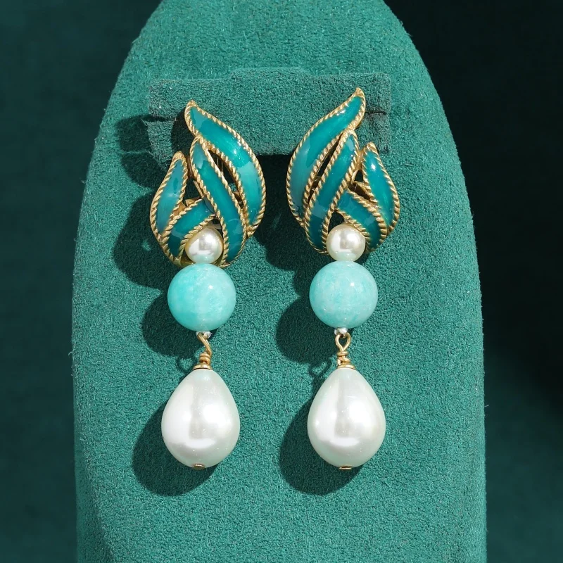 Vintage Leaf Pearl Pendant Earrings Green Enamel Gold Color Luxury Brand High Quality Trendy Art Deco Jewelry For Women Wedding
Vintage Leaf Pearl Pendant Earrings Green Enamel Gold Color Luxury Brand High Quality Trendy Art Deco Jewelry For Women Wedding