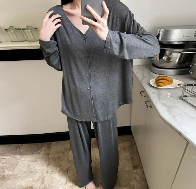 Pajama Sets Gray Women Spandex Ultra-Thin Homeclothes European Unique Lady Winter Pyjama Warm Elastic V Neck Cap Sleeve Full Ins
Pajama Sets Gray Women Spandex Ultra-Thin Homeclothes European Unique Lady Winter Pyjama Warm Elastic V Neck Cap Sleeve Full Ins