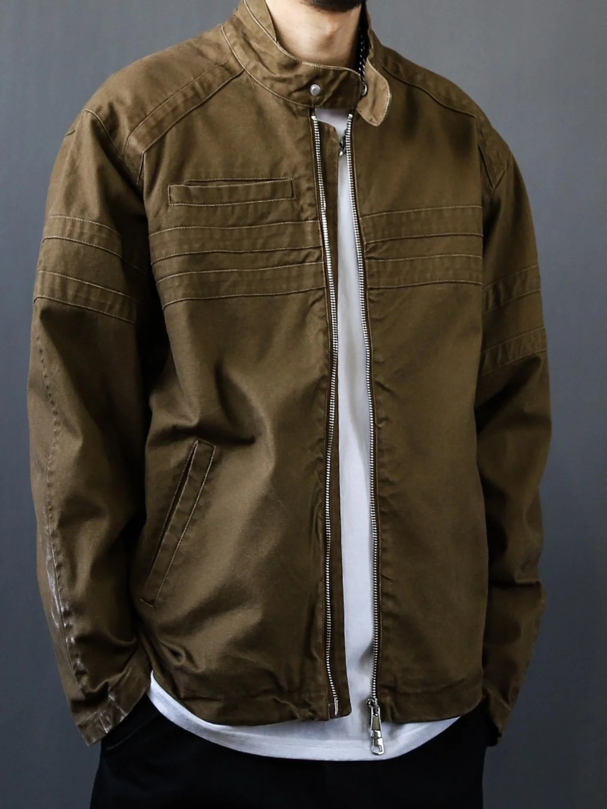 Retro American Waed Canvas Harrington Jaet Men Loose Silhouette Stand Collar Workwear Jaet Spring 2025 Youth Faion
Retro American Waed Canvas Harrington Jaet Men Loose Silhouette Stand Collar Workwear Jaet Spring 2025 Youth Faion