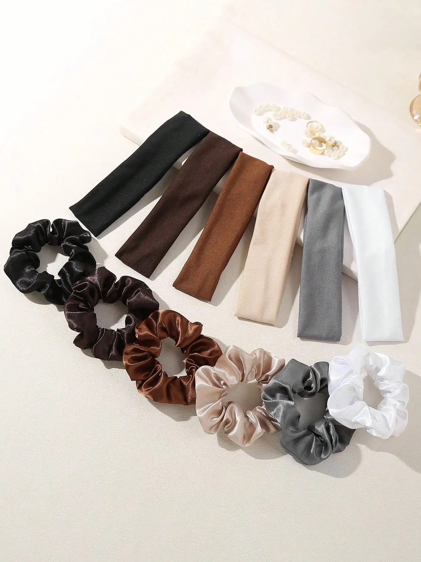 12pcs Solid Color Women Hair Accessories Set Hair Band + Scrunchies For Daily Sports Yoga
12pcs Solid Color Women Hair Accessories Set Hair Band + Scrunchies For Daily Sports Yoga