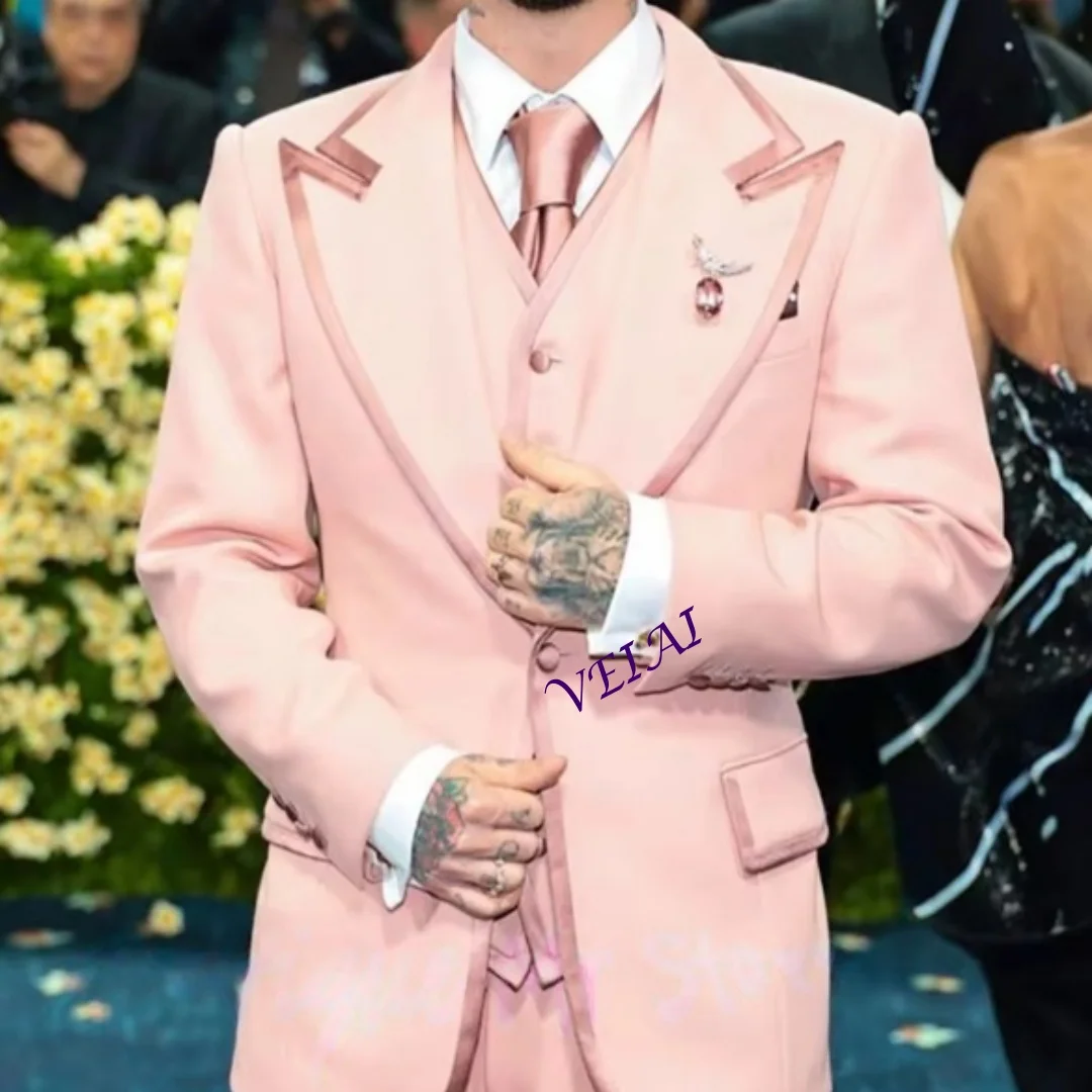 CustomizedMen's Pink Satin-Trimmed Three-Piece Suit Single Button Peaked Lapel Blazer+Vest+Pants Set Elegant Wedding Formal Occa
CustomizedMen's Pink Satin-Trimmed Three-Piece Suit Single Button Peaked Lapel Blazer+Vest+Pants Set Elegant Wedding Formal Occa