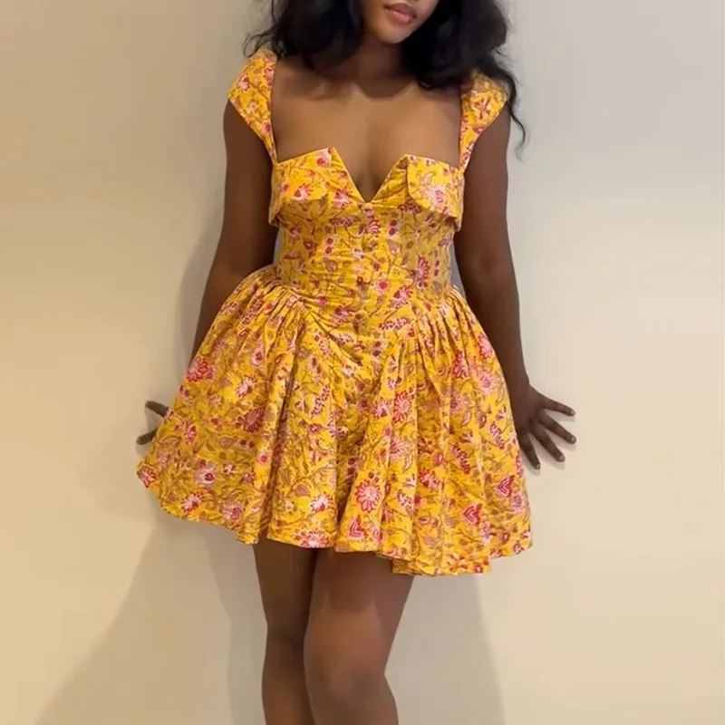 Retro Print Square Collar High Waist A-line Dress Sexy Slash Neck Backless Button Women Dress 2025 Casual Pleat Party Mini Dress
Retro Print Square Collar High Waist A-line Dress Sexy Slash Neck Backless Button Women Dress 2025 Casual Pleat Party Mini Dress