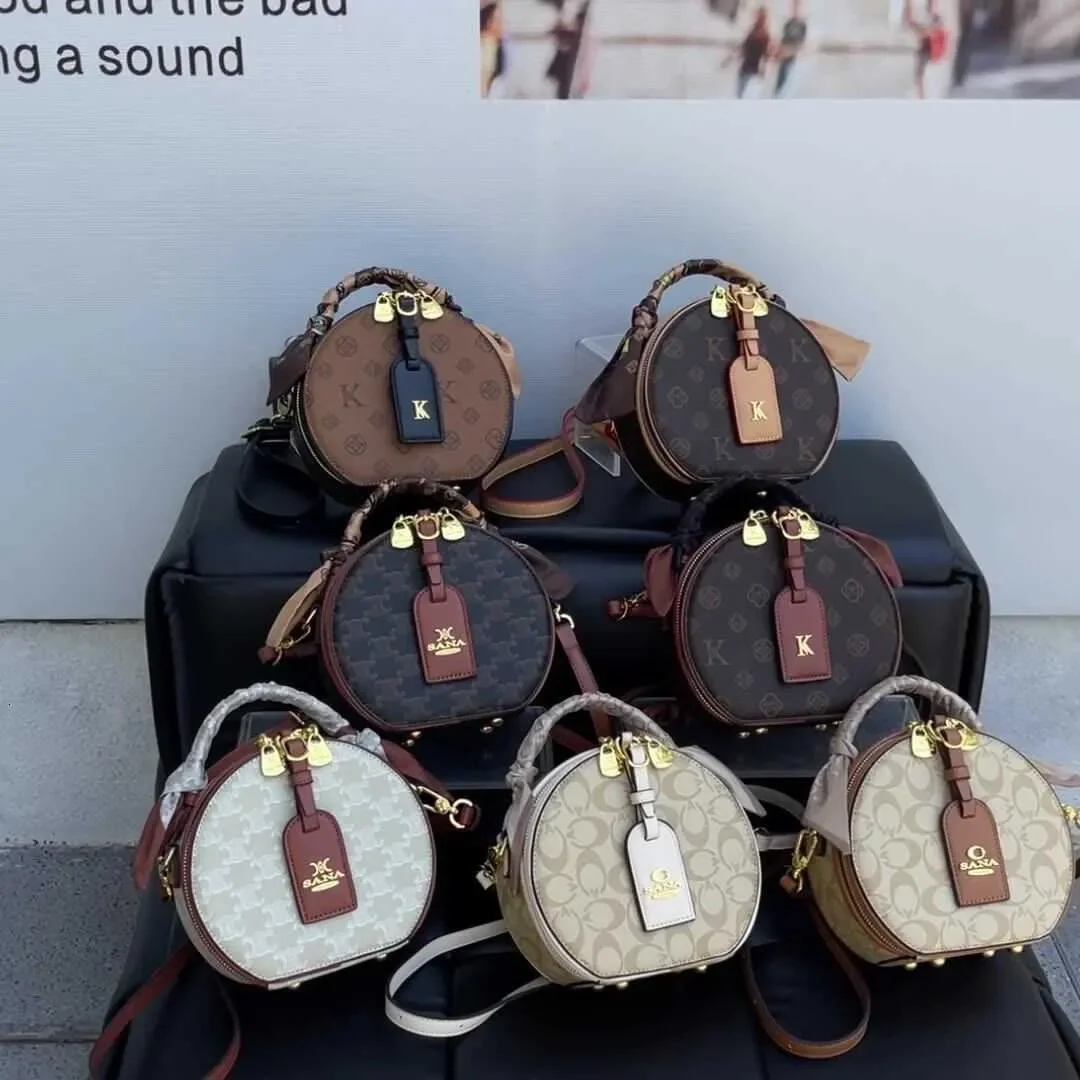 2026 New Model Elegant Round Bag Women's European Fashion Small Handbag Women's Single Shoulder Crossbody Luxury Handbag H260318
2026 New Model Elegant Round Bag Women's European Fashion Small Handbag Women's Single Shoulder Crossbody Luxury Handbag H260318