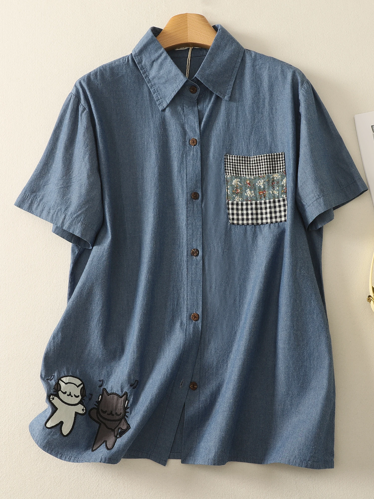 Повседневная клетчатая клетка с цветочным принтом, мультяшная вышивка, лиоцелл, джинсовая одежда больших размеров, женская универсальная одежда с отложным воротником ort Sve... 
Повседневная клетчатая клетка с цветочным принтом, мультяшная вышивка, лиоцелл, джинсовая одежда больших размеров, женская универсальная одежда с отложным воротником ort Sve...