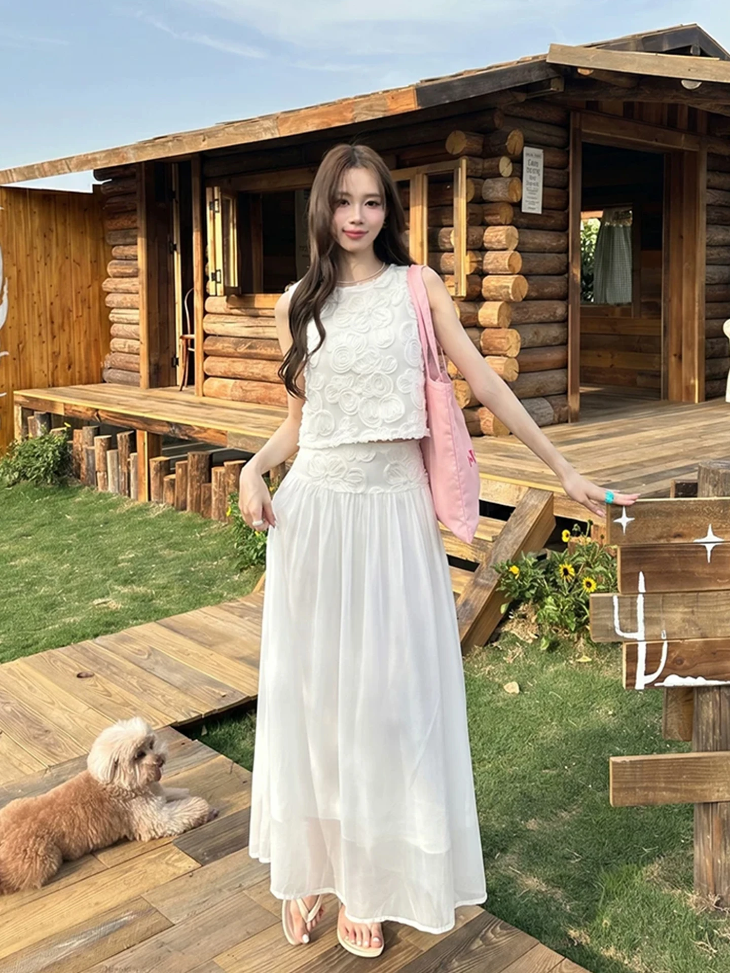 Elegant Embroidered Vest Top Women's High Waist Slim A-Line Skirt Two-Piece Set Summer Fashion Casual Comfortable Wear
Elegant Embroidered Vest Top Women's High Waist Slim A-Line Skirt Two-Piece Set Summer Fashion Casual Comfortable Wear