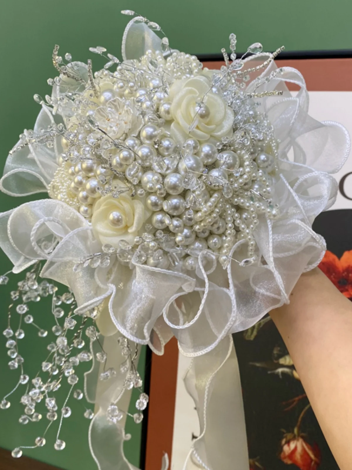 Handmade Wedding Dress Crystal Props Tea Flower Pearl Bridesmaid Bouquet Bridal Photography Props Simple Style Standard Delivery
Handmade Wedding Dress Crystal Props Tea Flower Pearl Bridesmaid Bouquet Bridal Photography Props Simple Style Standard Delivery