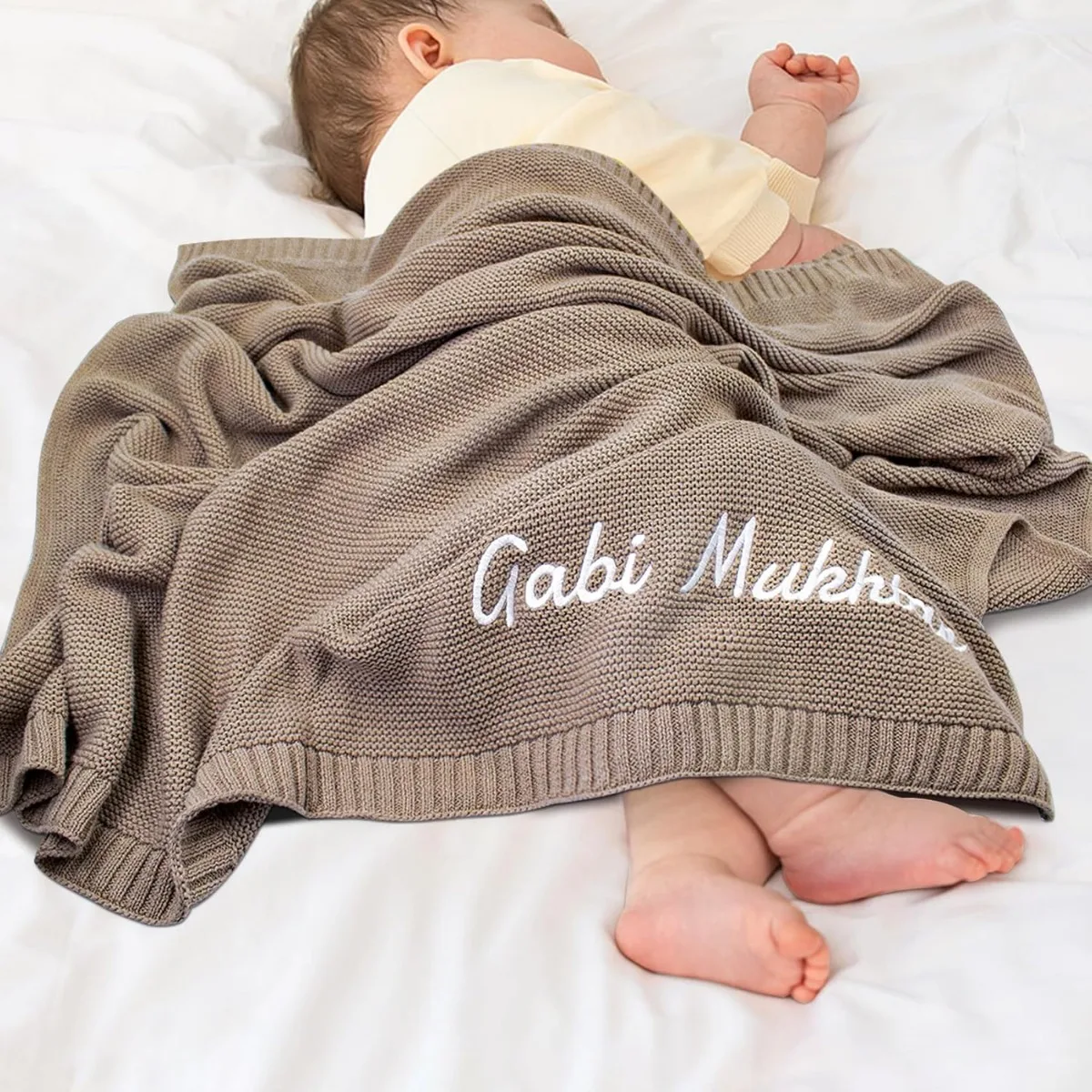 Personalized Blanke Custom Knit with Name Embroidery Customized Soft Knitted Baby Blanket Newborn Baby Gifts for Boy/Girl
Personalized Blanke Custom Knit with Name Embroidery Customized Soft Knitted Baby Blanket Newborn Baby Gifts for Boy/Girl
