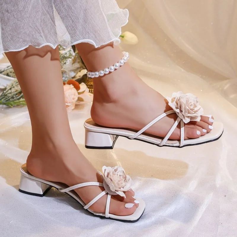 2026 Shoes Womens Slippers Outdoor Thin Heels Slides Heeled Flower Pantofle Summer High Floral Elegant
2026 Shoes Womens Slippers Outdoor Thin Heels Slides Heeled Flower Pantofle Summer High Floral Elegant