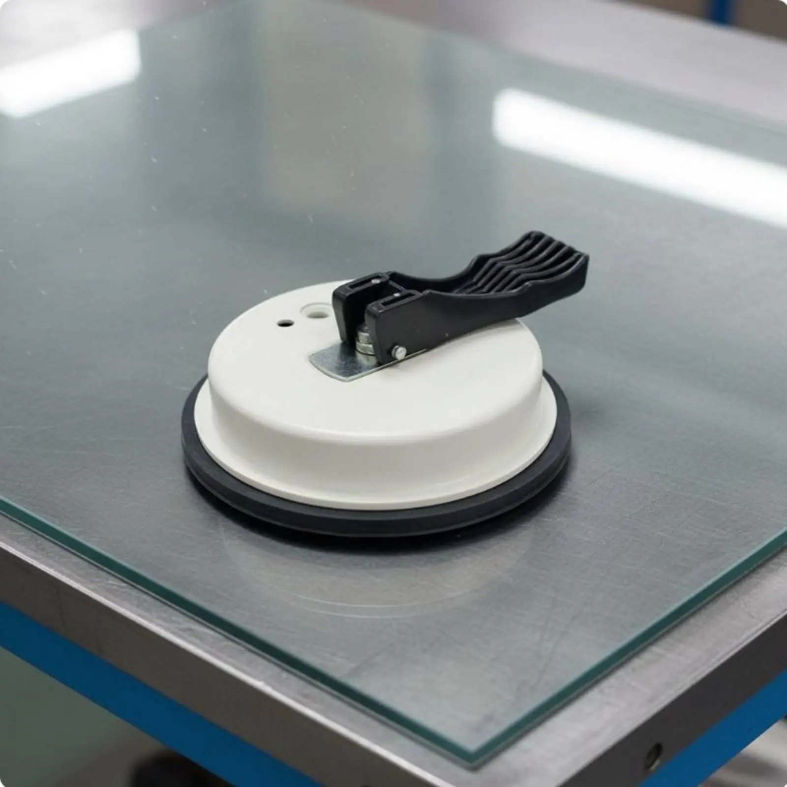 Double Pad Suction Lifter Long-Lasting Construction Single Pad Vacuum Puller Sturdy Duty Glass Suction Holder Instant Release
Double Pad Suction Lifter Long-Lasting Construction Single Pad Vacuum Puller Sturdy Duty Glass Suction Holder Instant Release