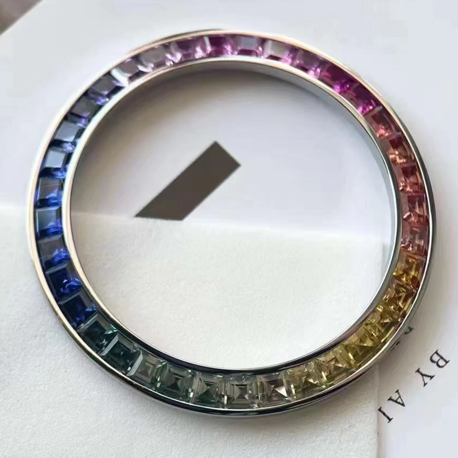 T shpae artificial moissanite bezel with metal ring for 4130 daytoan style watch parts customized color
T shpae artificial moissanite bezel with metal ring for 4130 daytoan style watch parts customized color