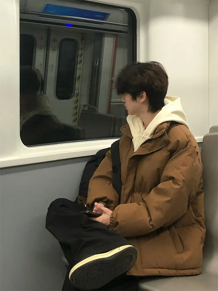 Caramel Retro Cotton Jaet Men's Thiened Warmth Bread Sle Winter Coat Youthful Stand Fit Zipper Closure Casual Outerwear
Caramel Retro Cotton Jaet Men's Thiened Warmth Bread Sle Winter Coat Youthful Stand Fit Zipper Closure Casual Outerwear