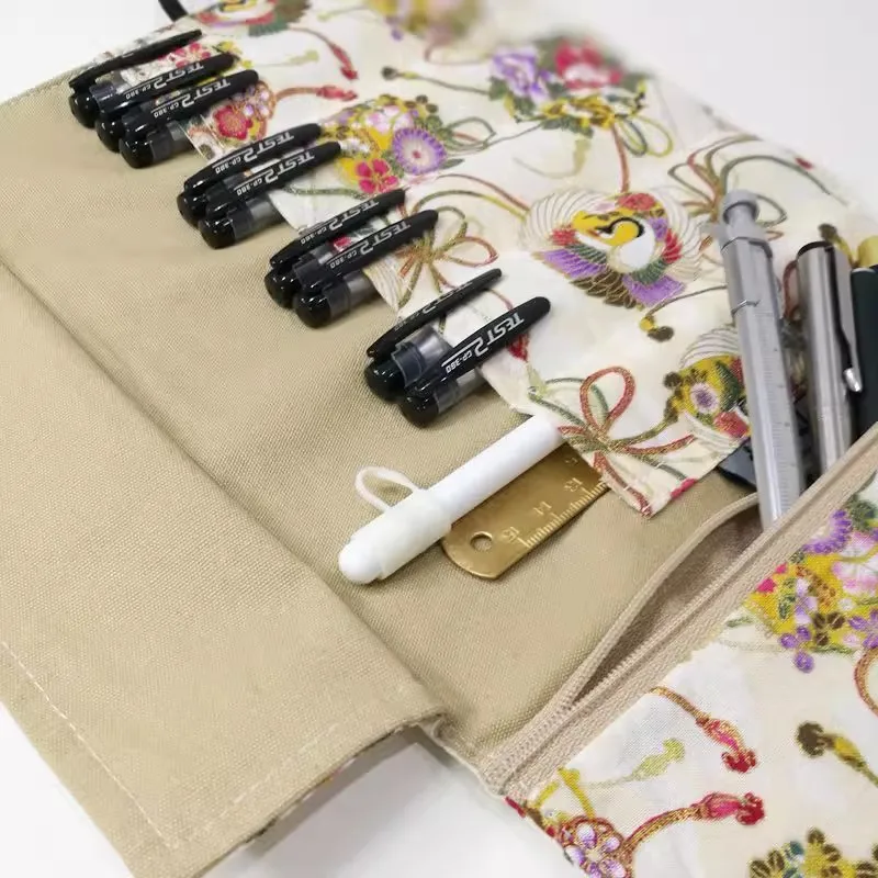 Retro Chinese Style Fabric Pen Bag Student Large Capacity High Quality Stationery Storage Bag Simple Design
Retro Chinese Style Fabric Pen Bag Student Large Capacity High Quality Stationery Storage Bag Simple Design