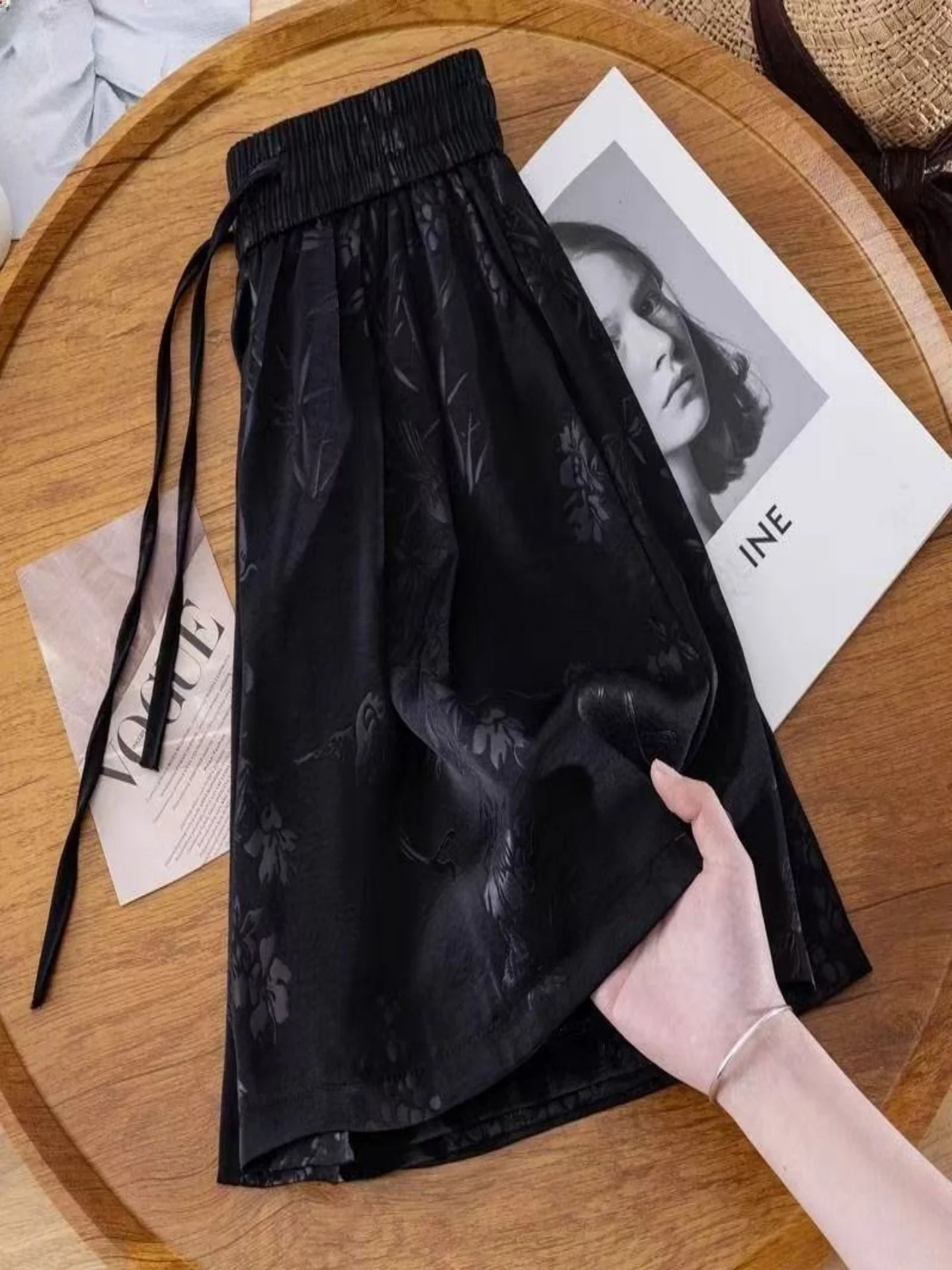 New 2026 Women's High Waist Wide Leg Short Pants Summer Thin Cool Loose Casual Slimming Straight Tube Pants Chinese Style
New 2026 Women's High Waist Wide Leg Short Pants Summer Thin Cool Loose Casual Slimming Straight Tube Pants Chinese Style