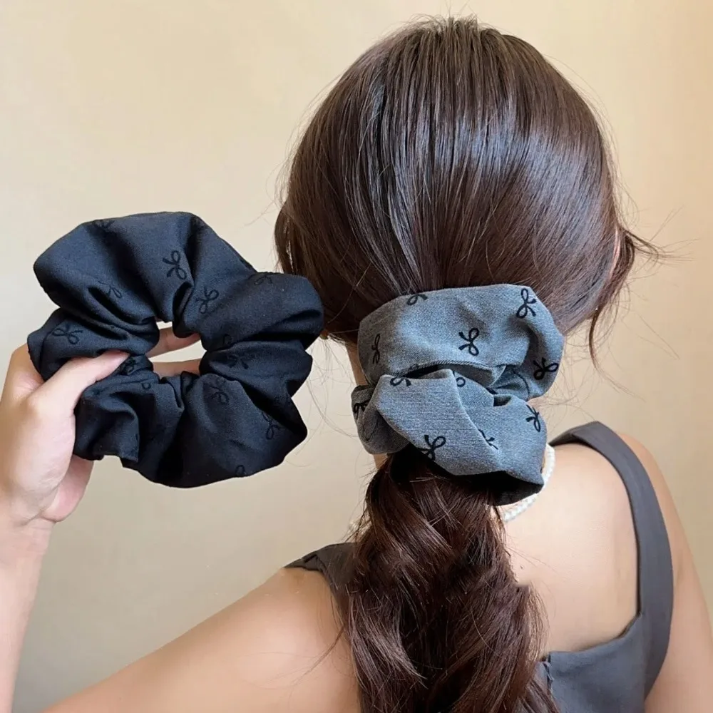 Headwear Silk Ribbon Grey Cloth Shark Clip Satin Pearl Bow Hair Clip Embroidery Black Large Intestine Hair Rope Daily
Headwear Silk Ribbon Grey Cloth Shark Clip Satin Pearl Bow Hair Clip Embroidery Black Large Intestine Hair Rope Daily
