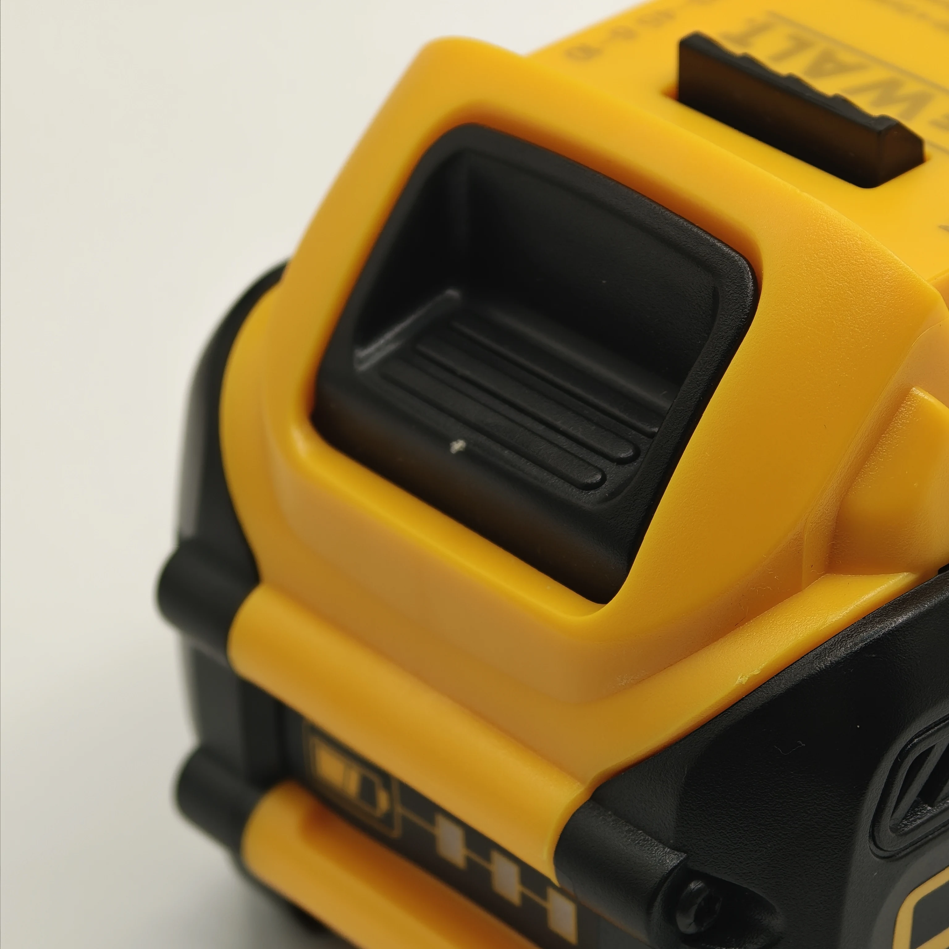 DCB609G Dewalt FLEXVOLT 20 В/60 В 9 Ач литий-ионный аккумулятор перезаряжаемый сменный набор аккумуляторных электроинструментов 
DCB609G Dewalt FLEXVOLT 20 В/60 В 9 Ач литий-ионный аккумулятор перезаряжаемый сменный набор аккумуляторных электроинструментов