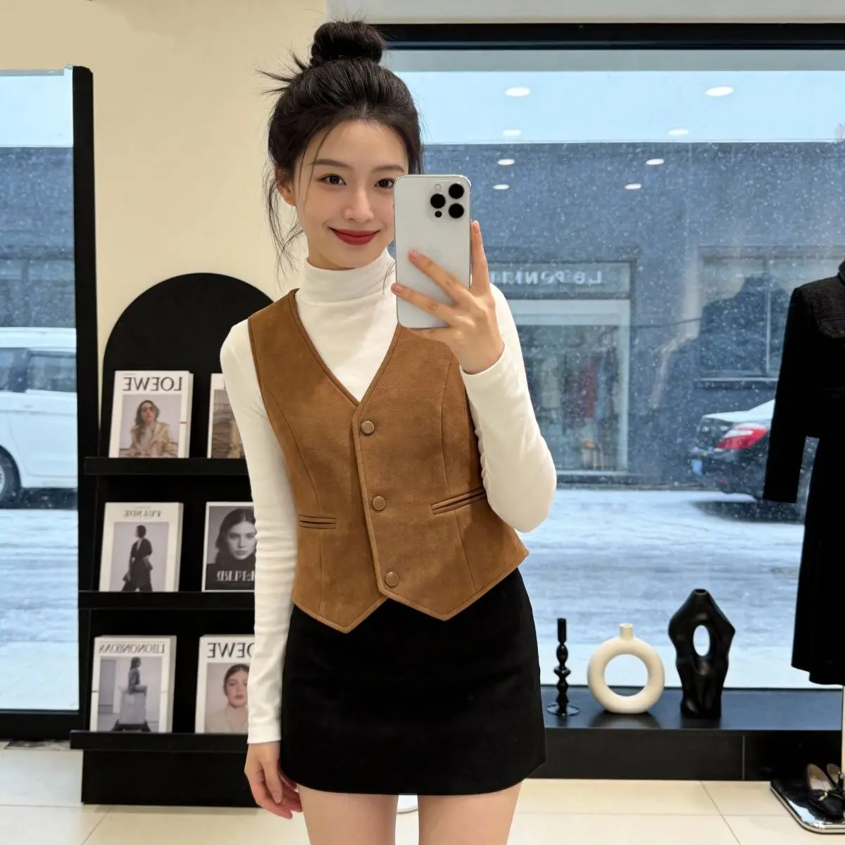 Женский замшевый жилет с V-образным вырезом, ветрозащитный, повседневный, модный, на четыре сезона, износостойкий, прочный, однотонный, на одной пуговице
Женский замшевый жилет с V-образным вырезом, ветрозащитный, повседневный, модный, на четыре сезона, износостойкий, прочный, однотонный, на одной пуговице