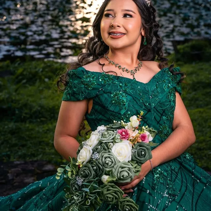 Блестящее черновато-зеленое платье Quinceanera по индивидуальному заказу с открытыми плечами и тюлевой аппликацией с кристаллами, платья de 15, Quinceanera
Блестящее черновато-зеленое платье Quinceanera по индивидуальному заказу с открытыми плечами и тюлевой аппликацией с кристаллами, платья de 15, Quinceanera