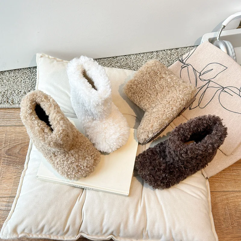 Children Winter Lamb Fashion Fluffy Shoes Boys Cute Short Boots Girls Fleece Boots Warm Short Boots Solid Color Versatile 
Children Winter Lamb Fashion Fluffy Shoes Boys Cute Short Boots Girls Fleece Boots Warm Short Boots Solid Color Versatile